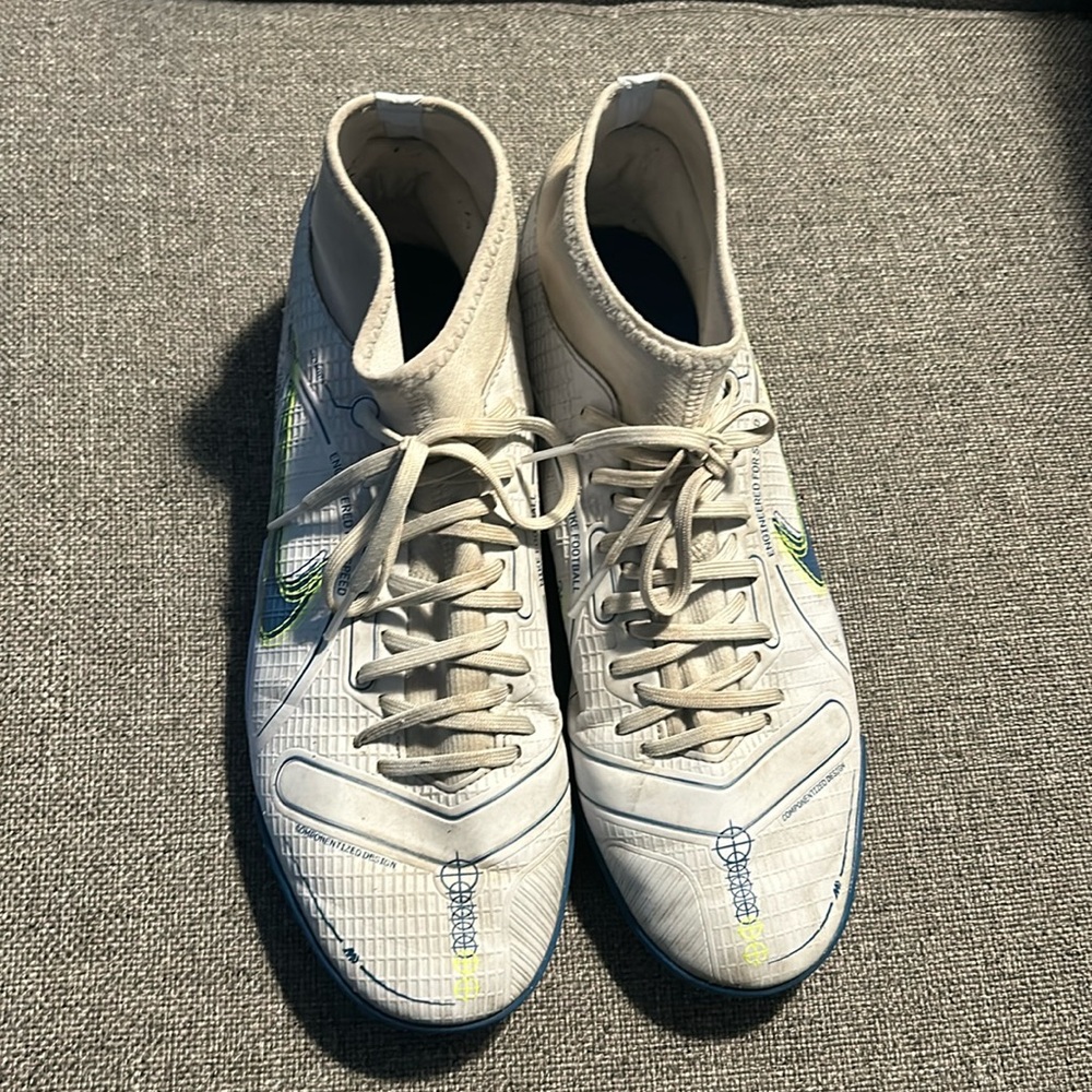 Nike Men’s Mercurial SuperFly 8 Academy Turf Soccer Shoes - size 7.5